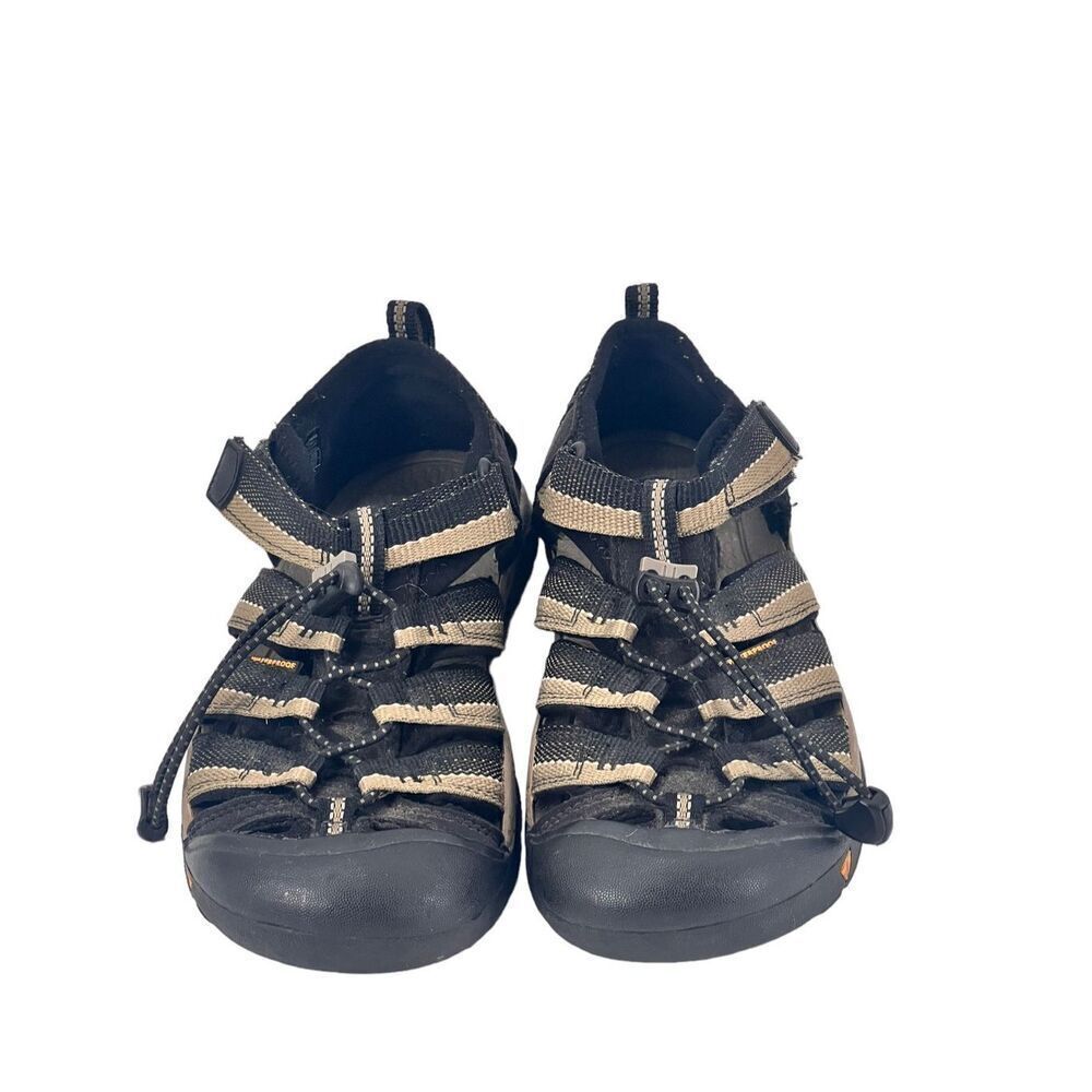 Keen boys hiking water shoes size 4